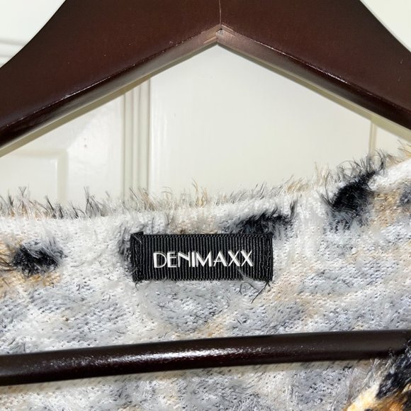 DENIMAXX Cheetah Print Sweater Size Small - Picture 3 of 3